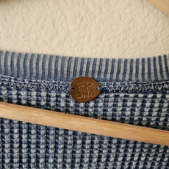 Free People One Jolene Blue Thermal Waffle Knit Tiered Long Sleeve Mini Dress M - Picture 3 of 7